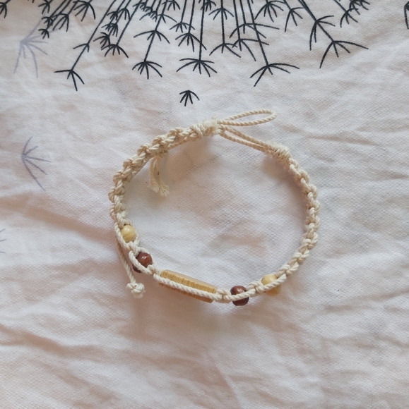 🔸️4 for $10🔸️Beachy bracelet - Picture 2 of 3
